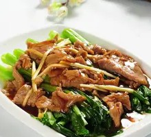 Beef Stir-fried with Chinese Broccoli
