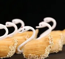 Durian Swan Pastry