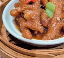 Braised Chicken Feet in Soy Sauce