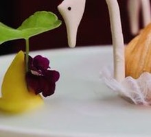 Swan Durian Pastry