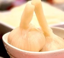 Sweet Pickled Garlic