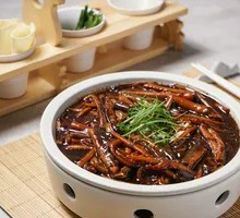 Sizzling Eel in Hot Oil