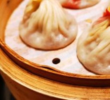 Shanghai-style Crab Roe Steamed Buns