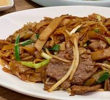 Stir-Fried Beef Rice Noodles