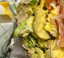 Egg-flavored Salami Sandwich