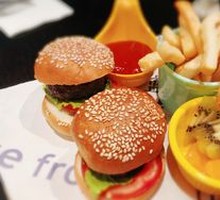 摩天牛肉汉堡
