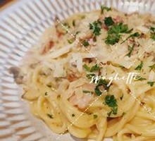 Mushroom Bacon Cream Pasta