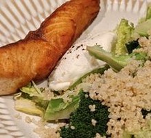 Pan-seared Salmon with Broccoli and Pumpkin Sauce Salad