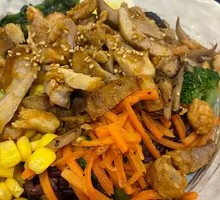 Sichuan Pepper Chicken Leg Grain Bowl