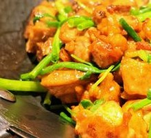 菜籽油爆炒鲜土鸡