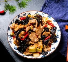 Wood Ear Mushroom Stir-Fry with Pork Noodles