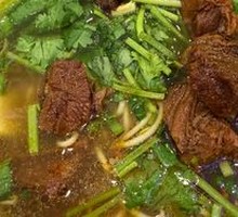 Sour Cabbage Braised Beef Noodles