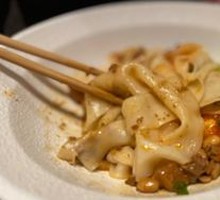 Oil-Poured Pork Minced Tomato Egg BB Noodles