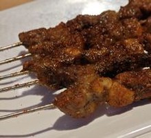 生烤羊肉串