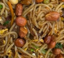 Beef Brisket Stir-Fried Rice Noodles