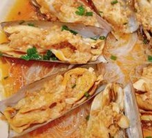 Stir-Fried Bamboo Clams with Garlic