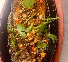 Sautéed Crucian Carp on Iron Plate