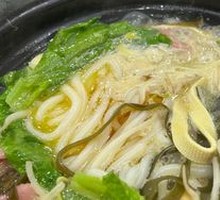 Braised Beef Noodle Soup in Clay Pot