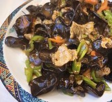 木耳炒牛肉盖浇饭