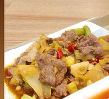 Stir-Fried Beef with Yellow Onion
