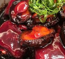 Braised Abalone with Pig Trotters