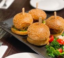 摩天牛肉汉堡