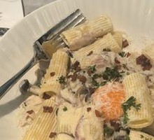 Creamy Bacon Egg Yolk Fettuccine