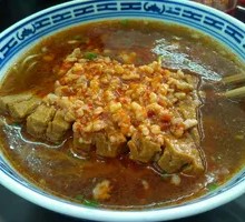 Spicy Minced Pork and Dried Tofu Noodles