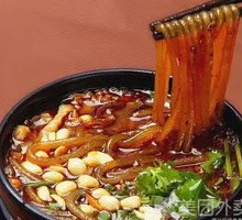 Braised Pork Ribs with Spicy Noodles