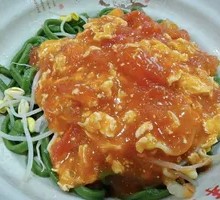 Tomato Spinach Egg Noodles