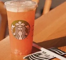 Tawan Ice Shaken Peach Oolong Tea