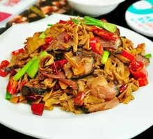 Spicy Sichuan-style smoked bamboo shoots with cured pork