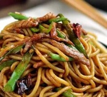 Stir-Fried Pork with Green Pepper Noodles