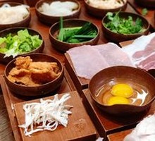 Traditional Crossing-the-Bridge Rice Noodles