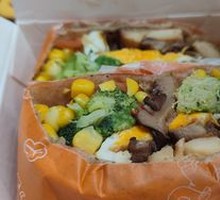 Black Pepper Beef Sandwich