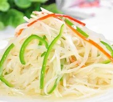 Sliced Potatoes with Green Pepper