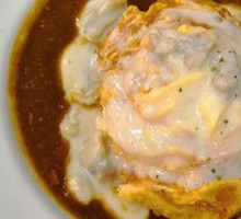 Creamy Chicken Curry Omelette Rice