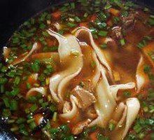 Sautéed Pork and Spinach Noodle Soup