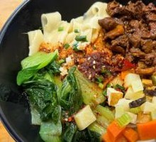 Sliced Noodles with Meat Sauce