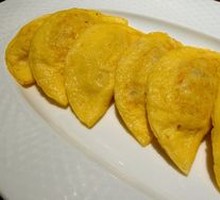 Golden Dumpling Egg Rolls