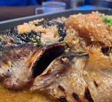 Stir-fried Garlic Rice Noodles with Grilled Fish