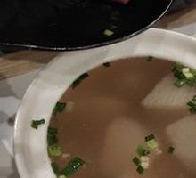 Fresh Boiled Radish Beef Shank Soup