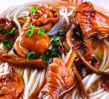 Braised Chicken Leg Noodles