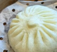 Crab Roe and Crab Meat Bun