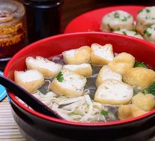 Fried Tofu, Vermicelli, and Blood Soup