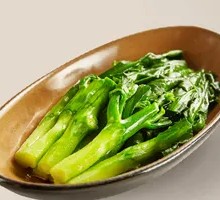Steamed Bok Choy in White Sauce
