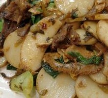 Beef Offal Stir-Fried with Rice Noodles