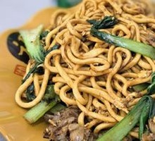Braised Beef Egg Fried Noodles