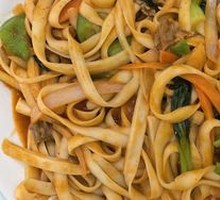 Stir-Fried Beef with Knife-Cut Noodles