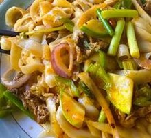 Stir-Fried Beef with Knife-Cut Noodles